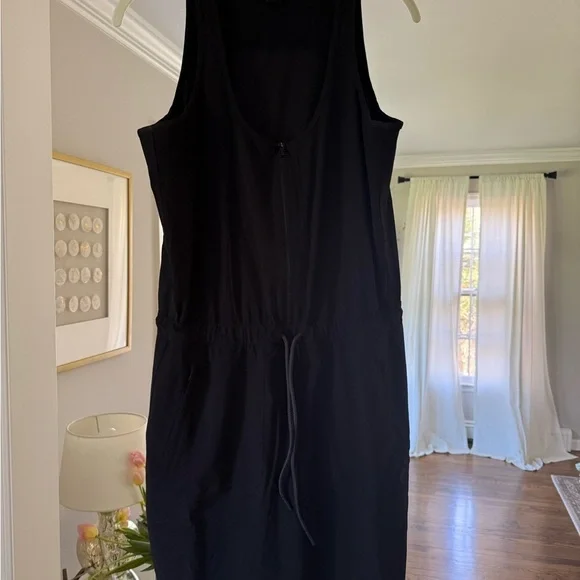 Athleta Expedition Dress- size 4. EUC - Picture 8 of 8